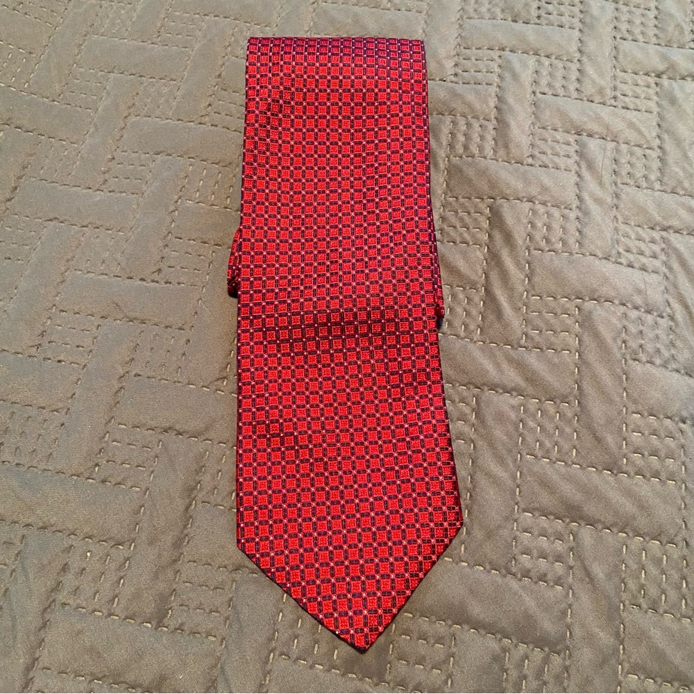 Daniel Cremieux Red 100% Silk Neck Tie Hand Made in USA